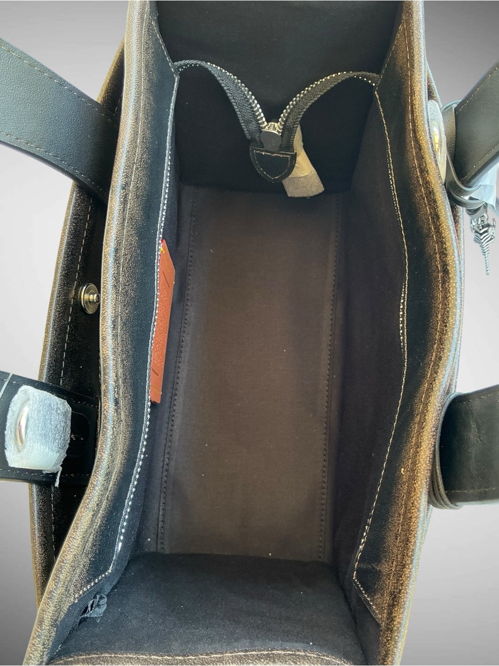 Coach Cargo Tote 26 Loved Leather Black Soft Grain Leather NWT - Picture 12 of 15